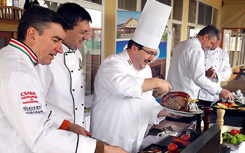 Ételkészítési bemutató a Békés Megyei Cullinary Team közreműködésével a Bor & Grill Fesztiválon