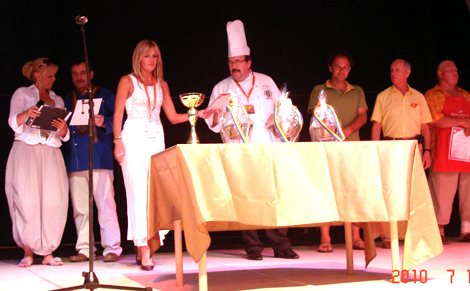 A Bajai Halfőző Fesztivál egy hungarikum rendezvény!-interjú Prohászka Bélával