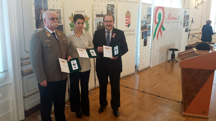 Prohászka Béla és Beszterczei Judit a Honvédelemért kitüntető cím harmadik, míg Wertheim Albert 