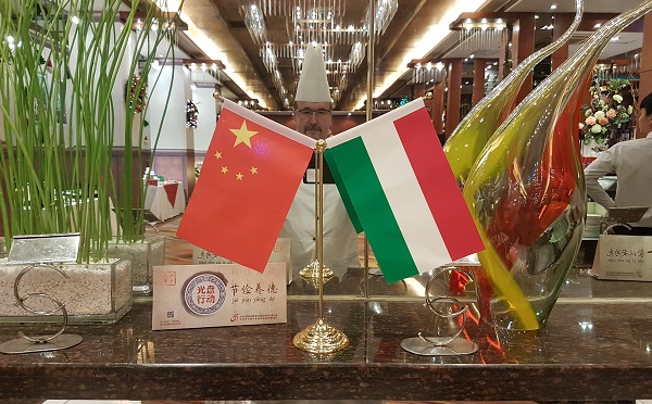 Kar&aacute;csonyi Kulturbaz&aacute;r - Hungarian Food Festival a Minzu Hotelben