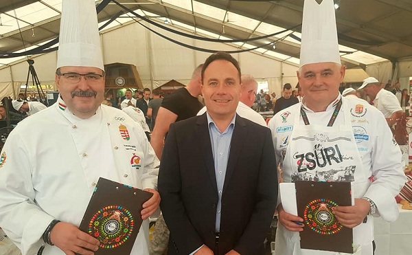 A legjobb zsűri pontozott a kolbászfesztiválon