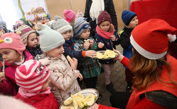Az alma népszerűsítésében vesz részt Prohászka Béla