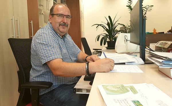 Szakácskönyvet lektorál Prohászka