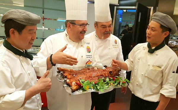 Napokon át tartó Majális Pekingben